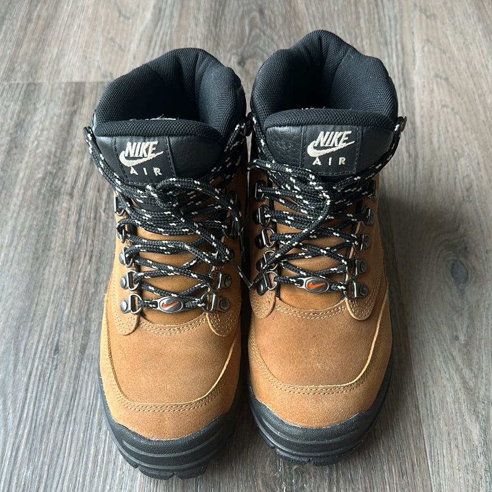 Vintage 90s Nike ACG Tumalo Brown and Black Womens Boots
